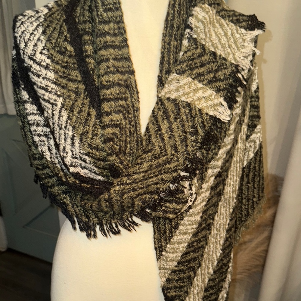 Capelli of New York Black and Cream
